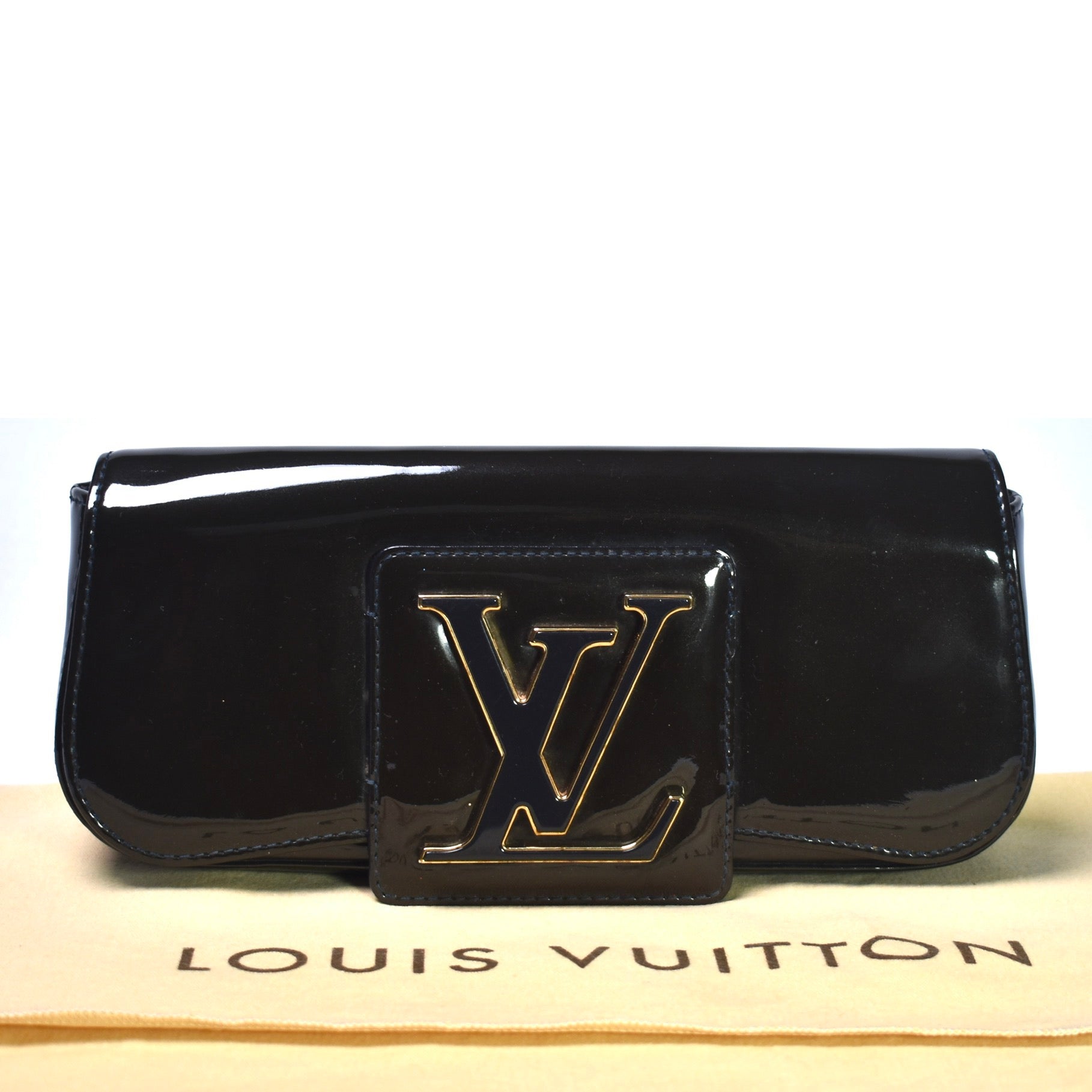 Louis Vuitton Green Vernis Sobe Clutch ○ Labellov ○ Buy and Sell Authentic  Luxury