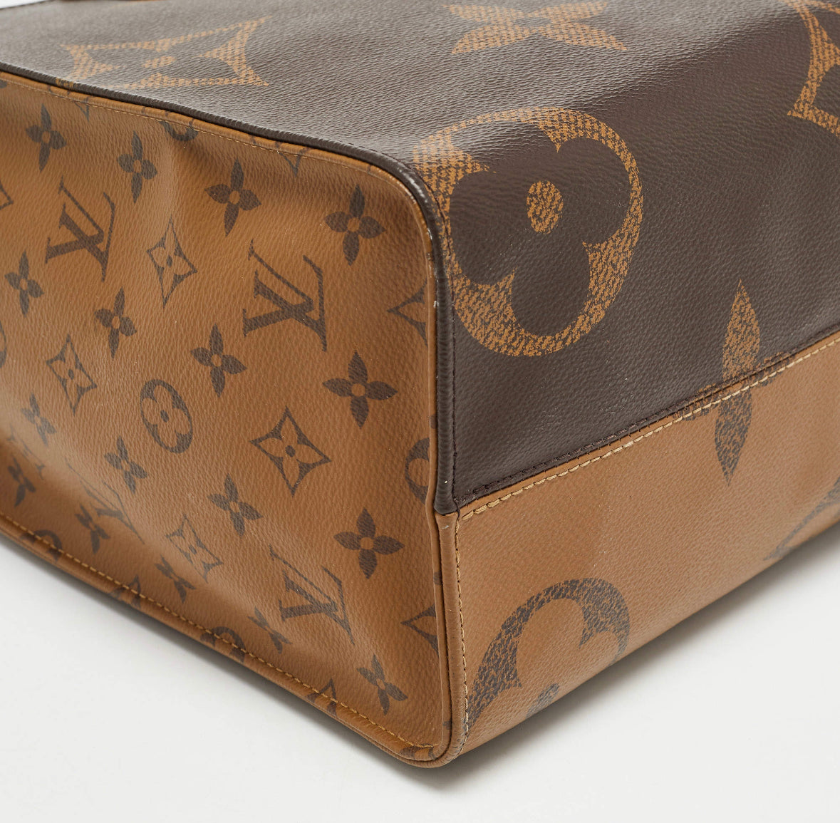 Louis Vuitton Reverse Monogram Canvas Gaint OntheGo MM Bag