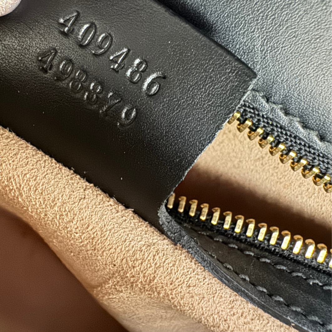 Gucci Padlock Large Shoulder Bag in Black Guccissima Leather