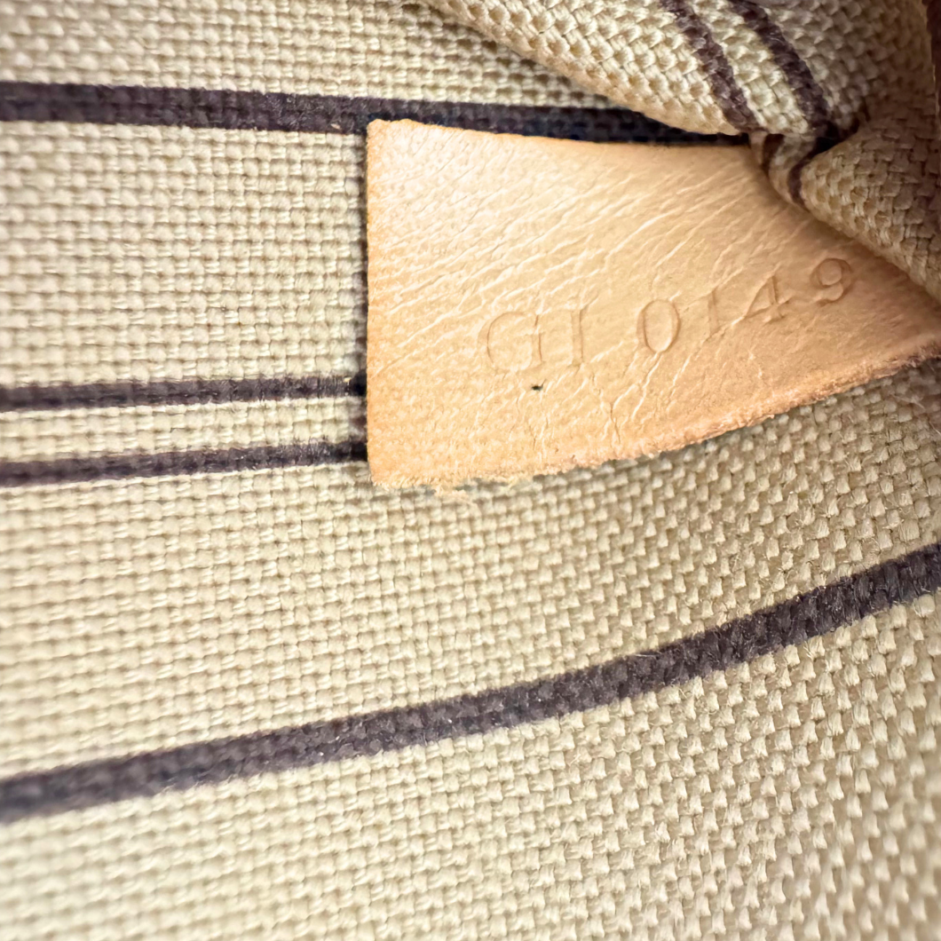 Louis Vuitton Neverfull MM in Monogram Canvas