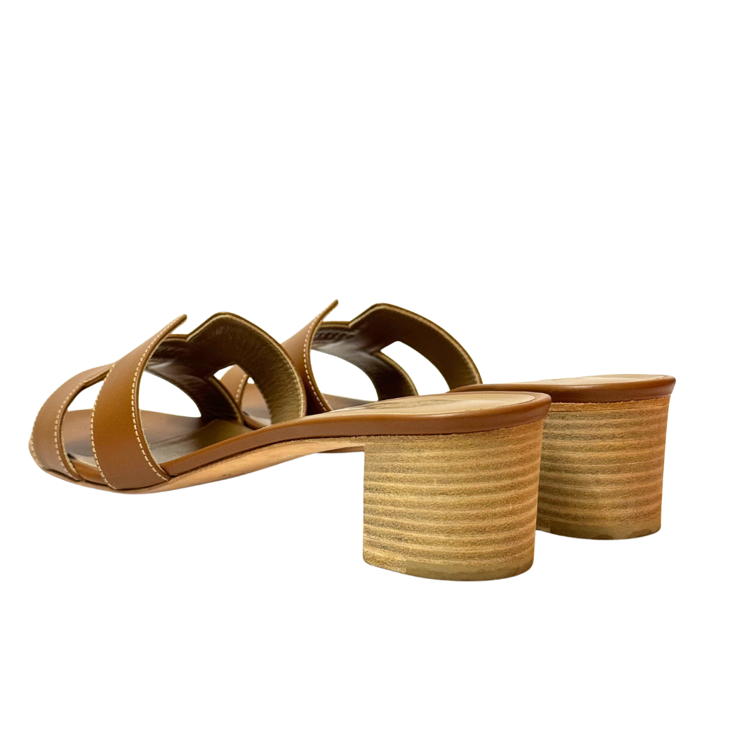 Hermès Oasis Sandals in Gold, Size 39