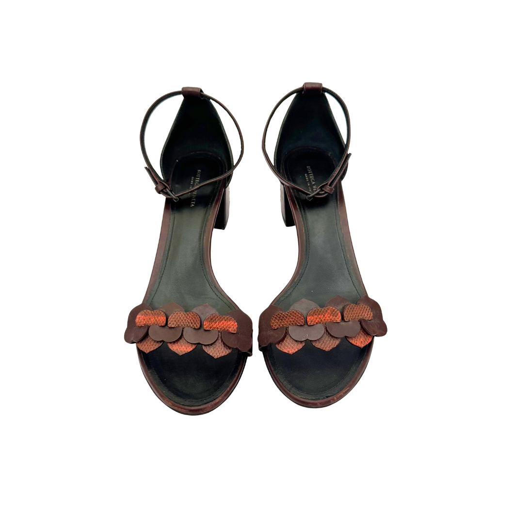 Bottega Veneta Scalloped Petal Sandals in Brown Leather, Size 39
