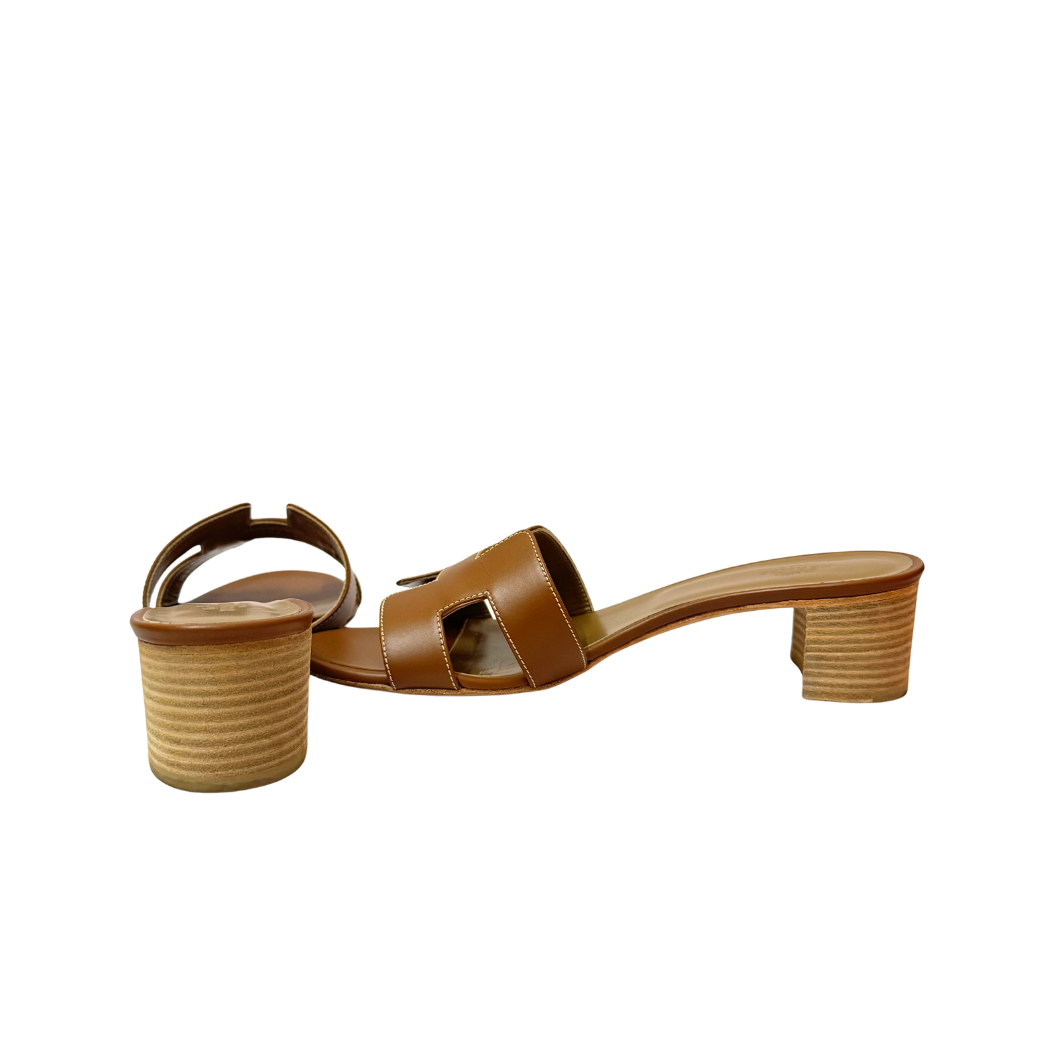 Hermès Oasis Sandals in Gold, Size 39