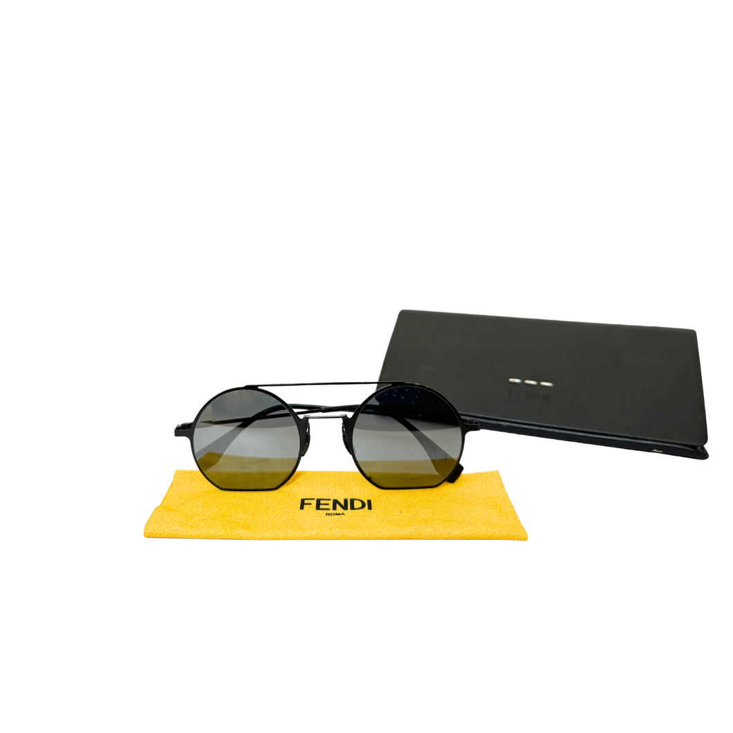 Fendi Eyeline Sunglasses in Black