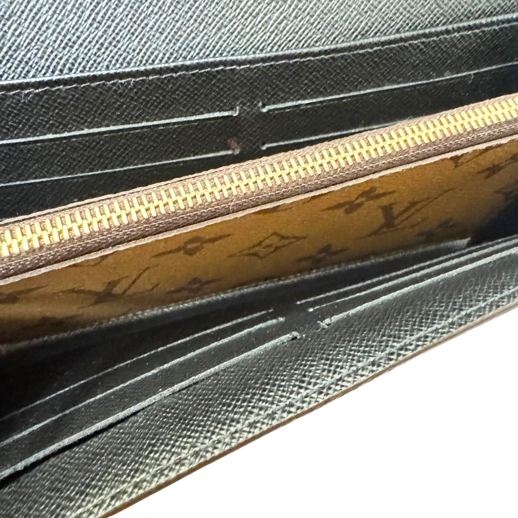 Louis Vuitton Sarah Wallet in Reverse Monogram