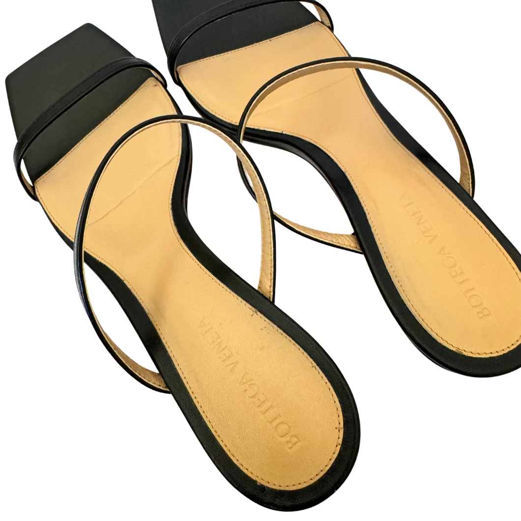 Bottega Veneta Knot Mules in Black, Size 39