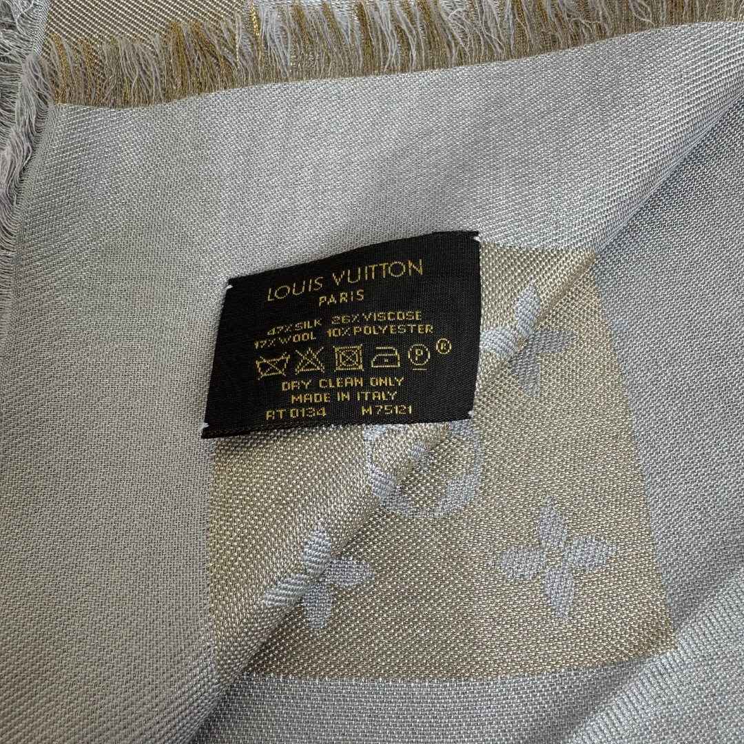 Louis Vuitton Monogram So Shine Shawl – Light Grey