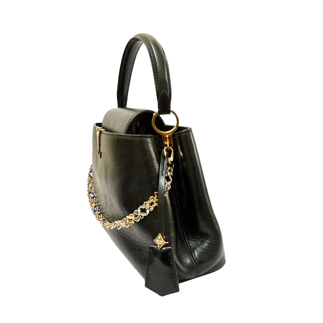 Louis Vuitton Capucines MM Souple in Black Leather