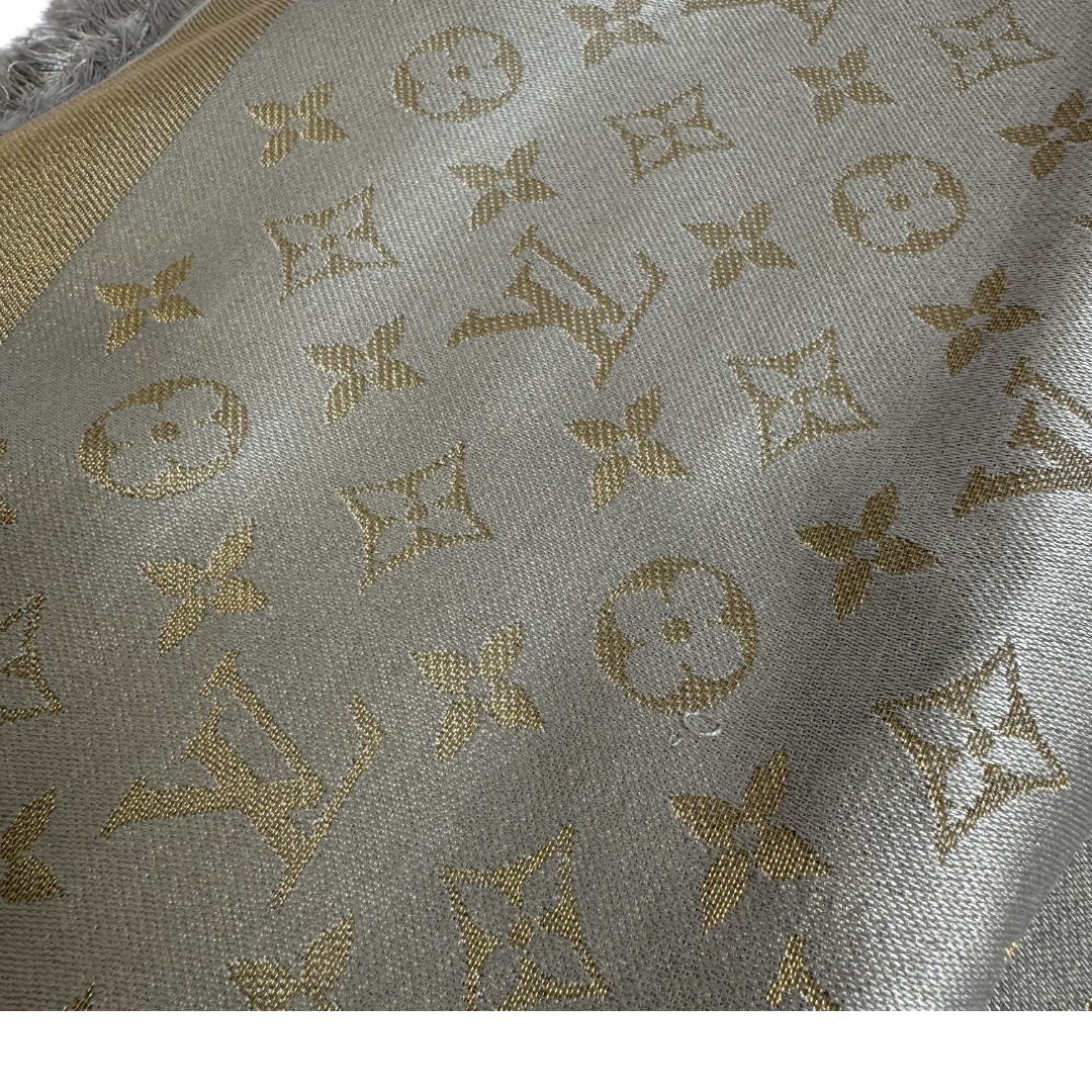 Louis Vuitton Monogram So Shine Shawl – Light Grey