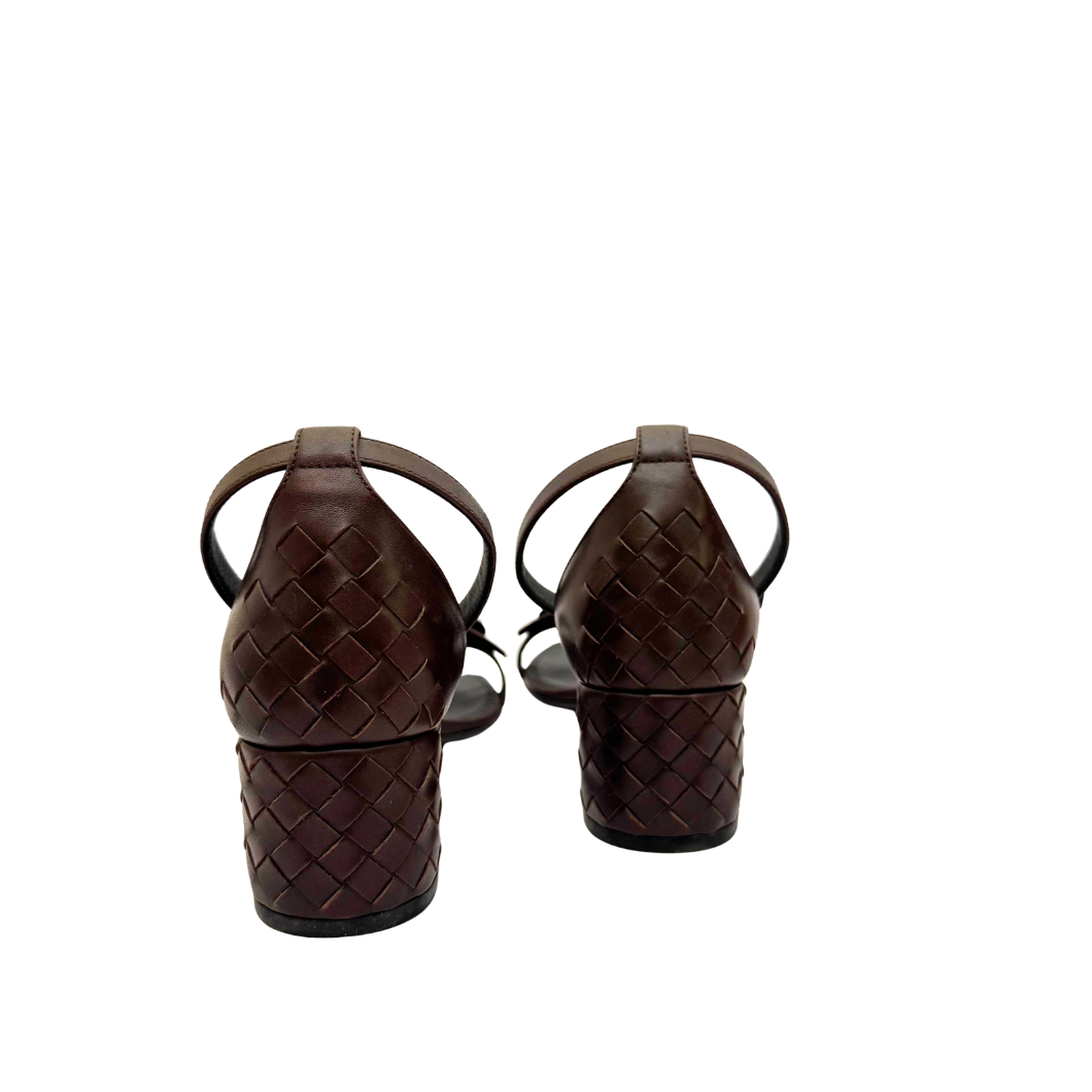 Bottega Veneta Scalloped Petal Sandals in Brown Leather, Size 39