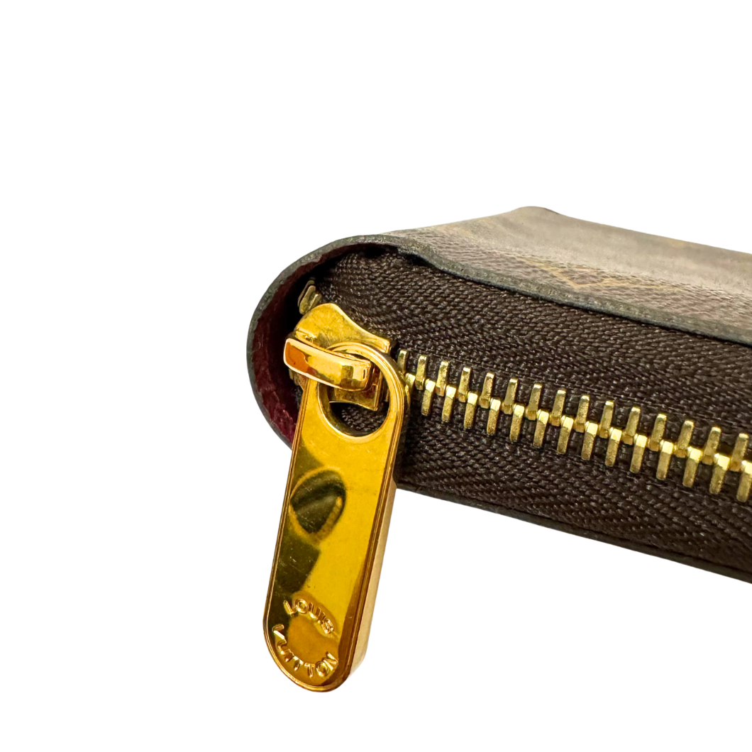 Louis Vuitton Zippy Wallet in Monogram Canvas
