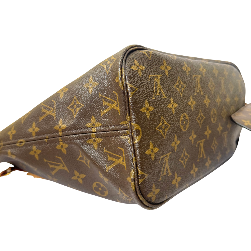 Louis Vuitton Neverfull MM in Monogram Canvas