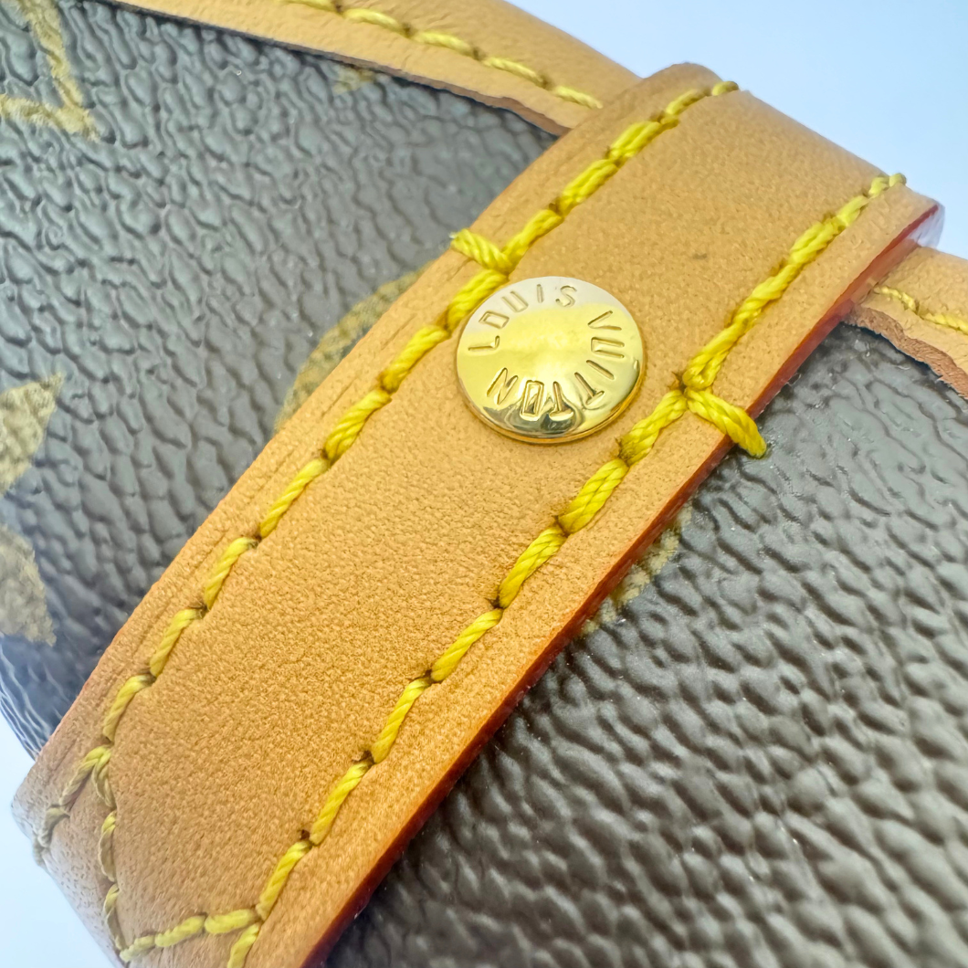 Louis Vuitton Fold Me Pouch in Monogram Canvas