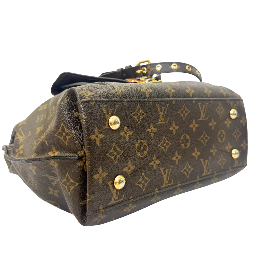 Louis Vuitton Hobo Métis in Monogram Canvas with Gold Hardware