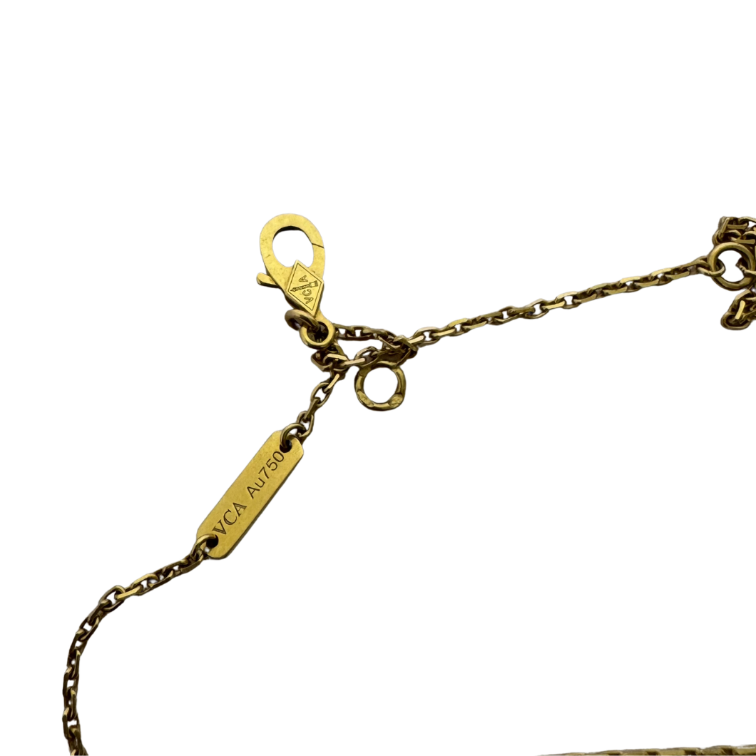 Van Cleef & Arpels Onyx Pendant Necklace in Yellow Gold