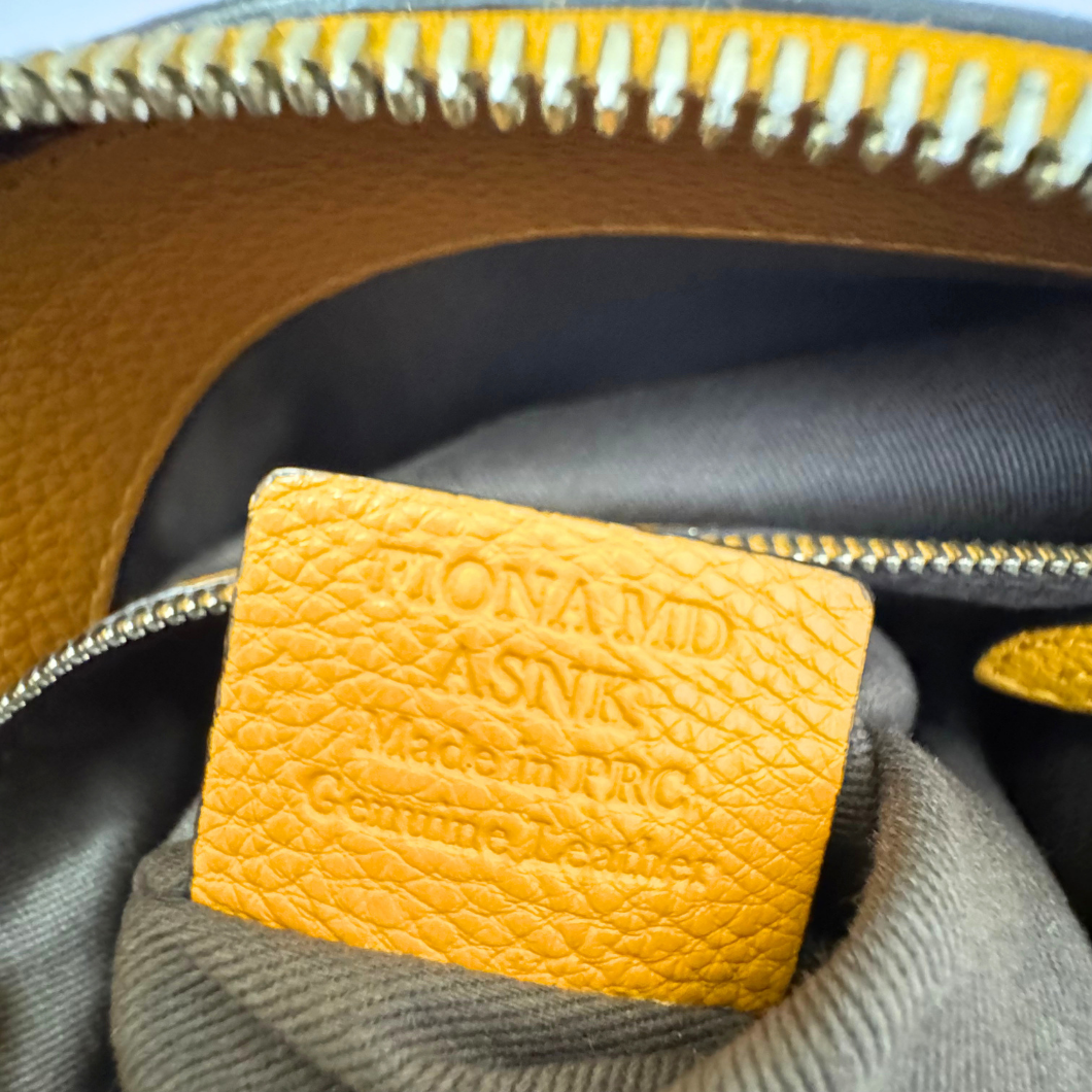 Bally Hobo Bag in Yellow Leather