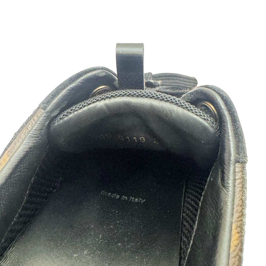 Louis Vuitton Run Away Sneakers - Size 39