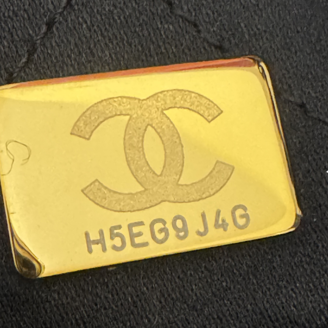 Chanel 22 Mini Bag in Black Calfskin Leather