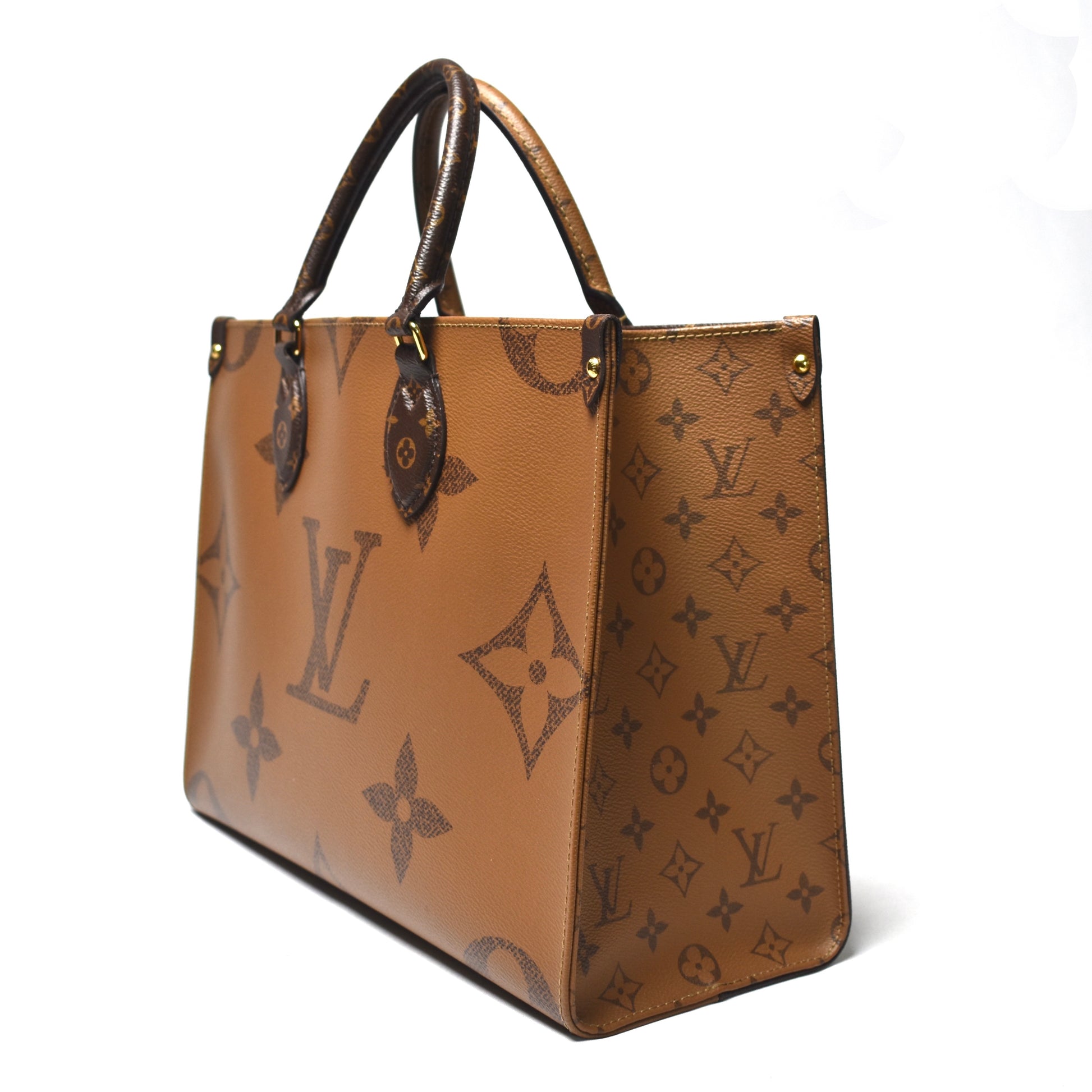 Louis Vuitton Giant Reverse Monogram MM Coated Canvas OnTheGo Tote  LV-B0427P-0001