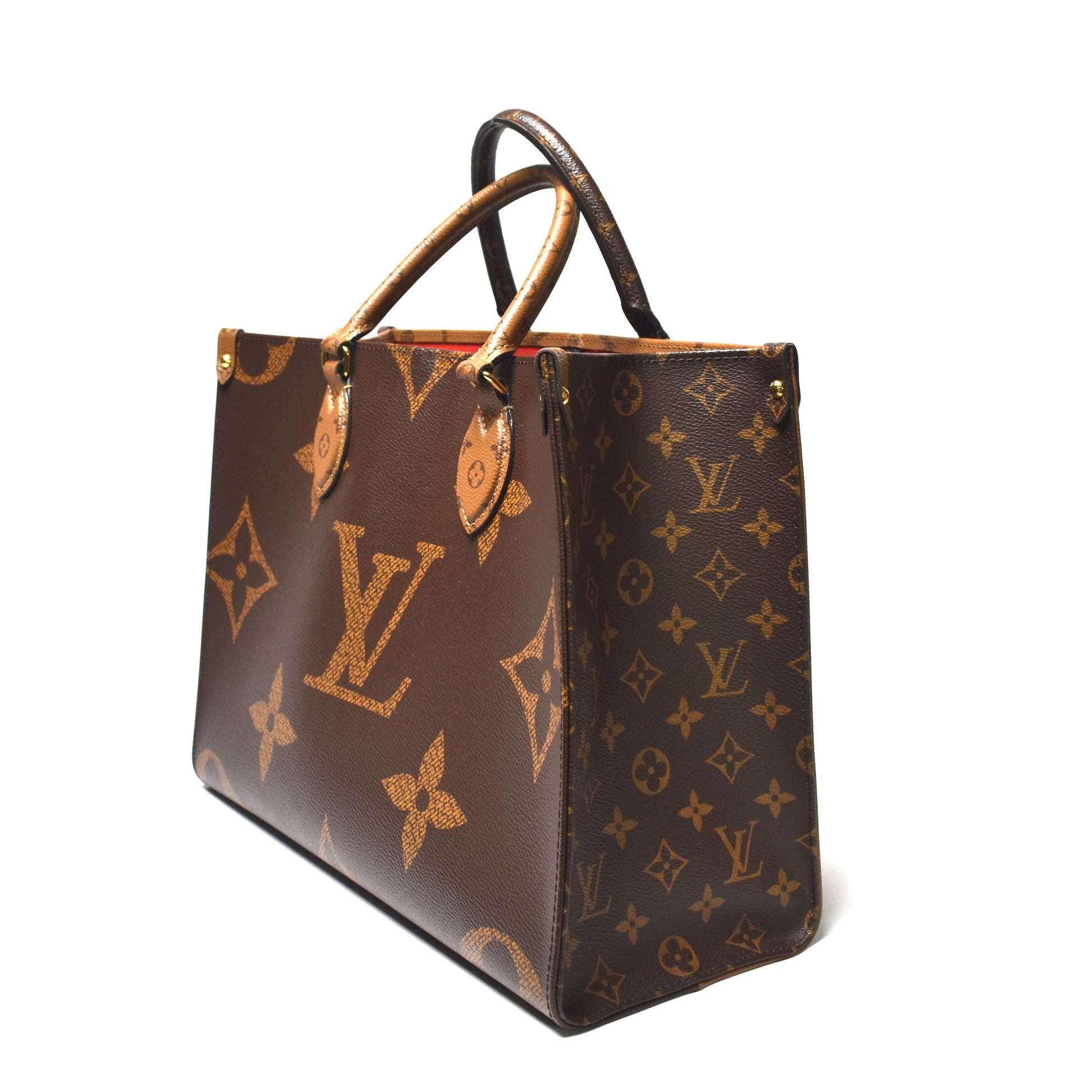 LV on the go reverse size MM (small) Size 35 x 27 x 14 cm Complete