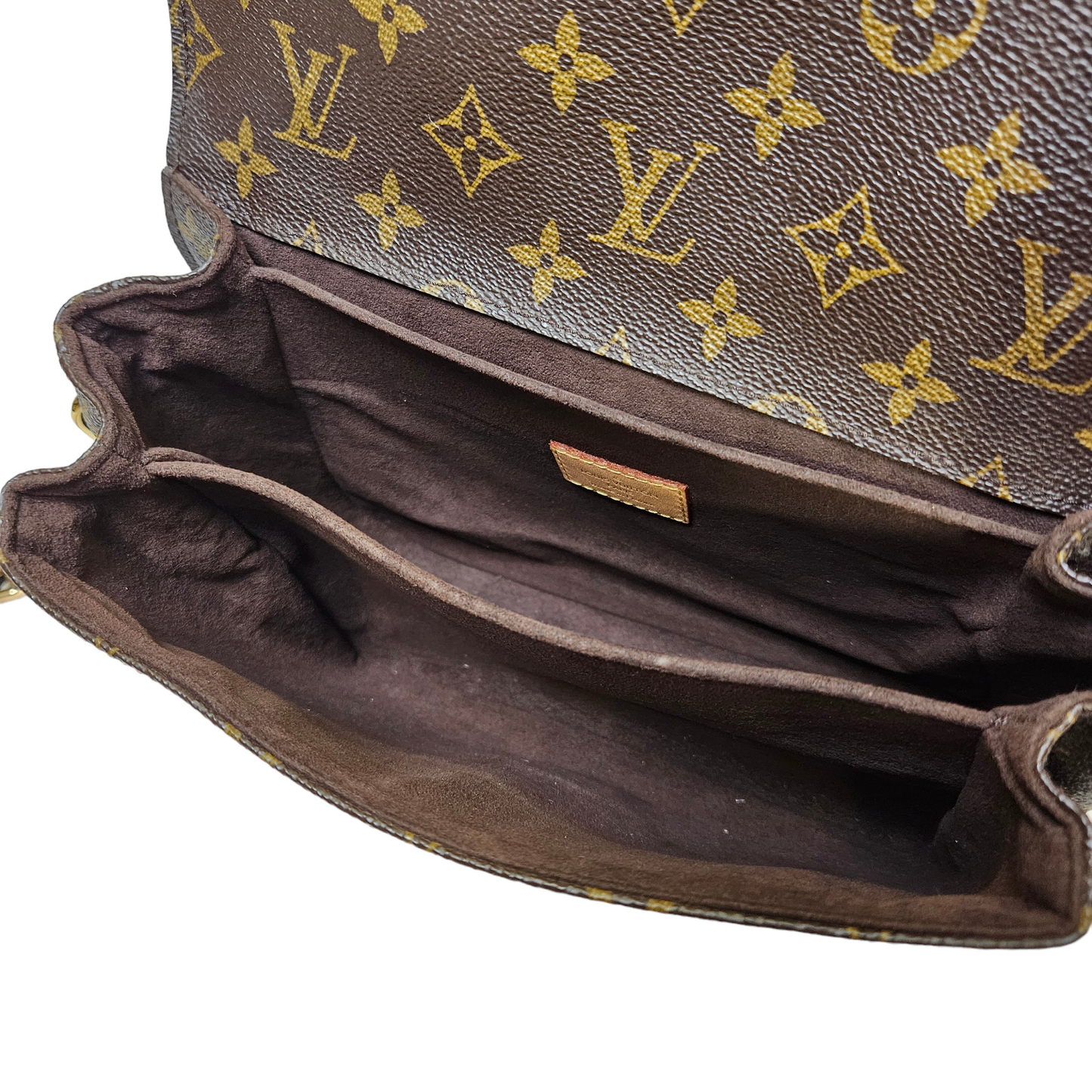 Louis Vuitton Pochette Metis in Monogram Canvas