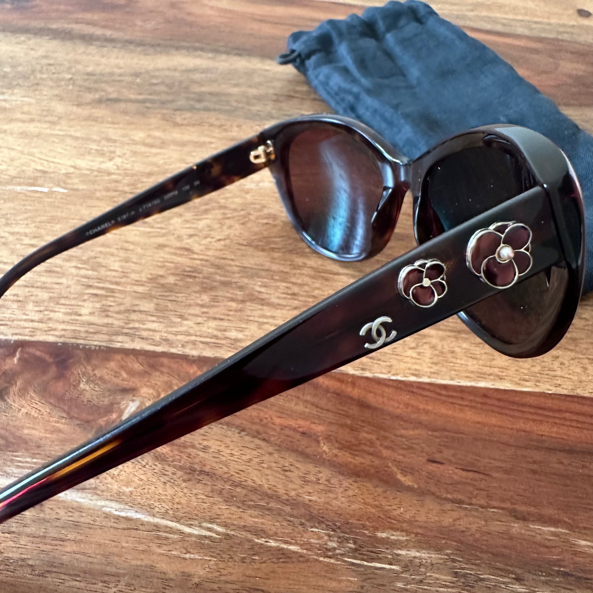 Chanel online camellia sunglasses