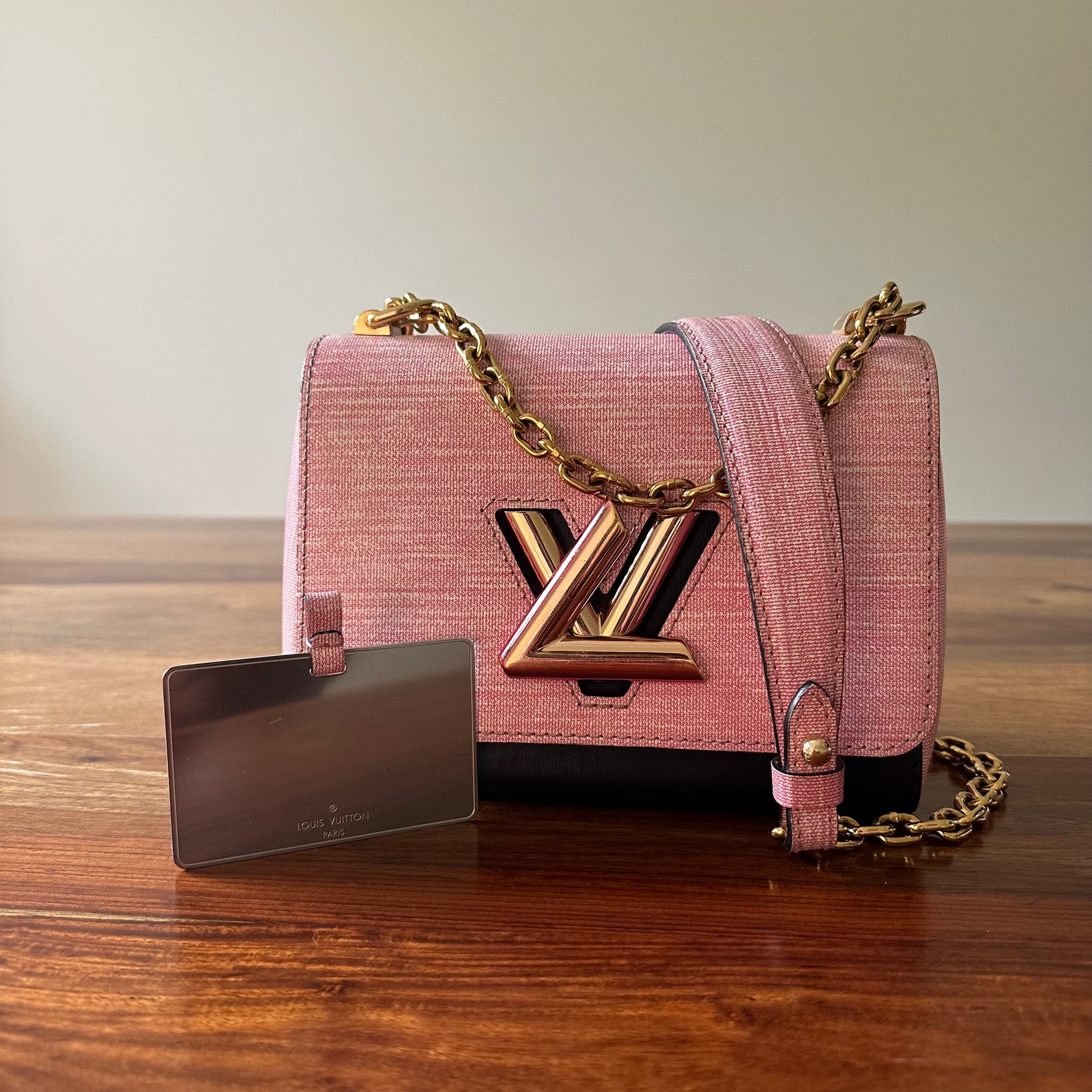 Louis Vuitton - Authenticated Twist Handbag - Leather Pink Plain for Women, Very Good Condition