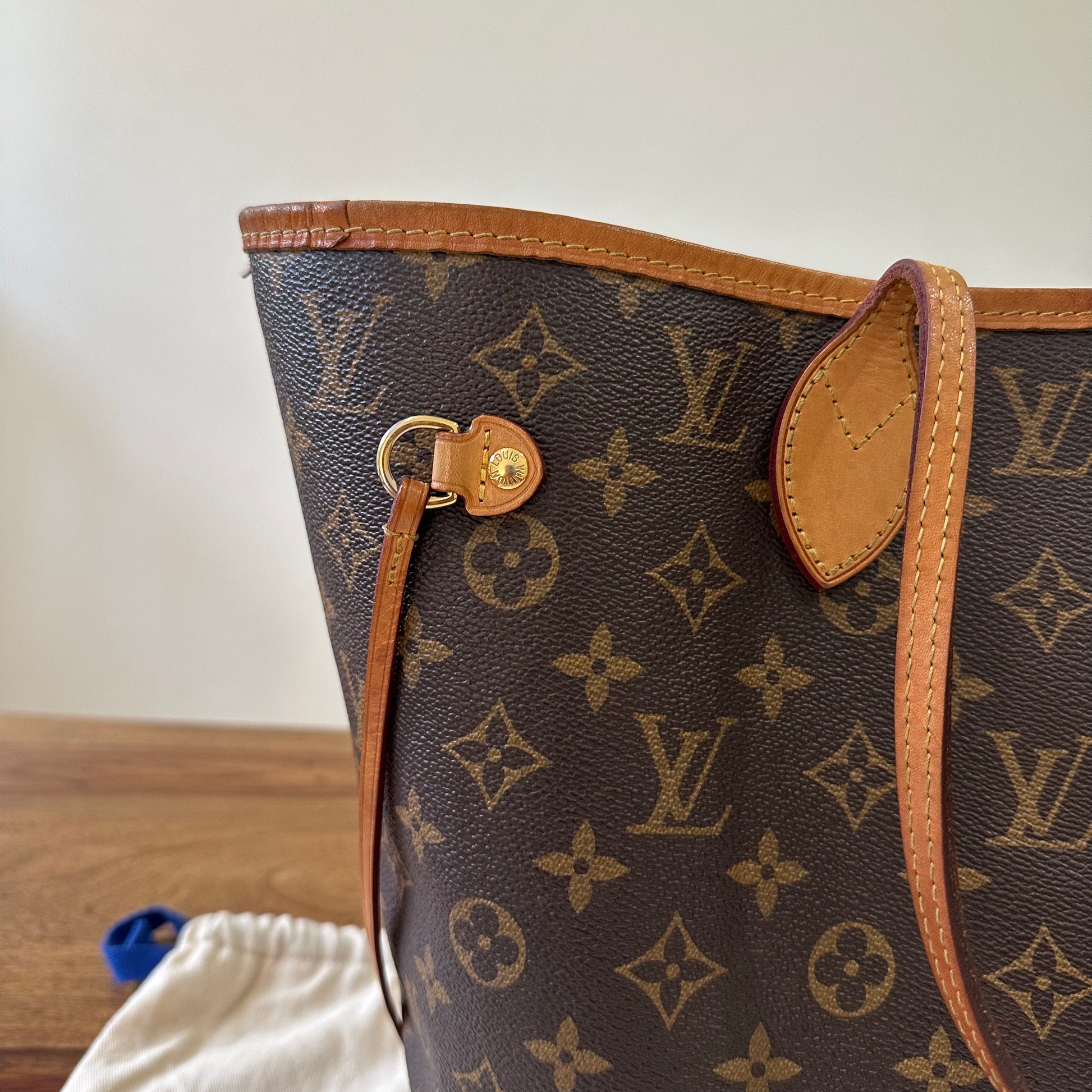 Louis Vuitton Neverfull Handbag 